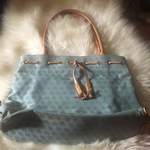 Dooney & Bourke good used condition purse